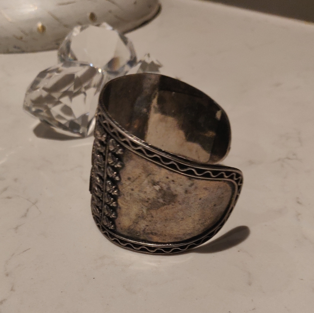 Cuff bracelet - Picture 5 of 9